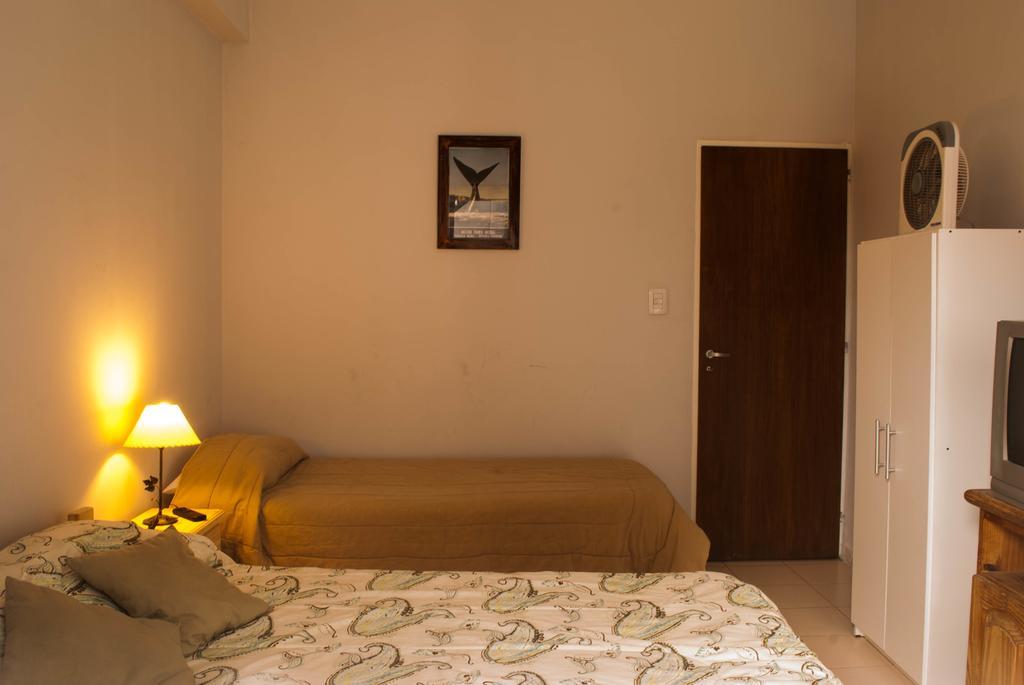 Loica Hostel Puerto Madryn Esterno foto